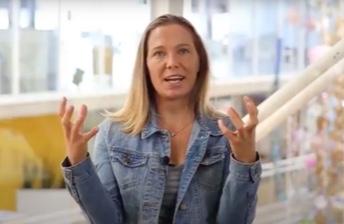 Roxy Davis   Ep 3